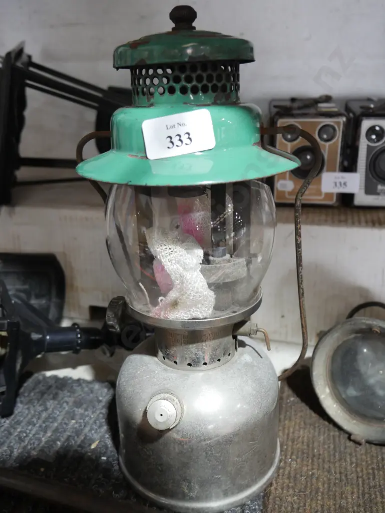 Coleman lantern Image 1++