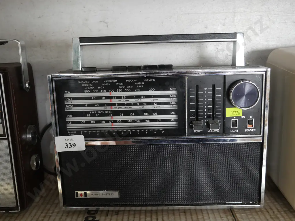 Bush multiband radio Image 1++