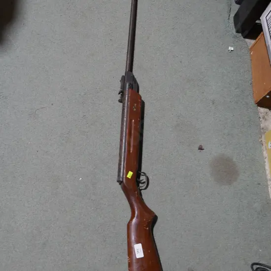 Air rifle