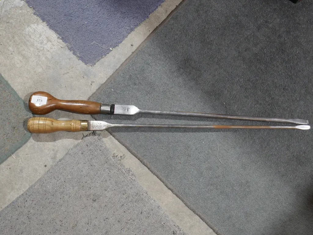 Two very large screwdrivers Image 1++