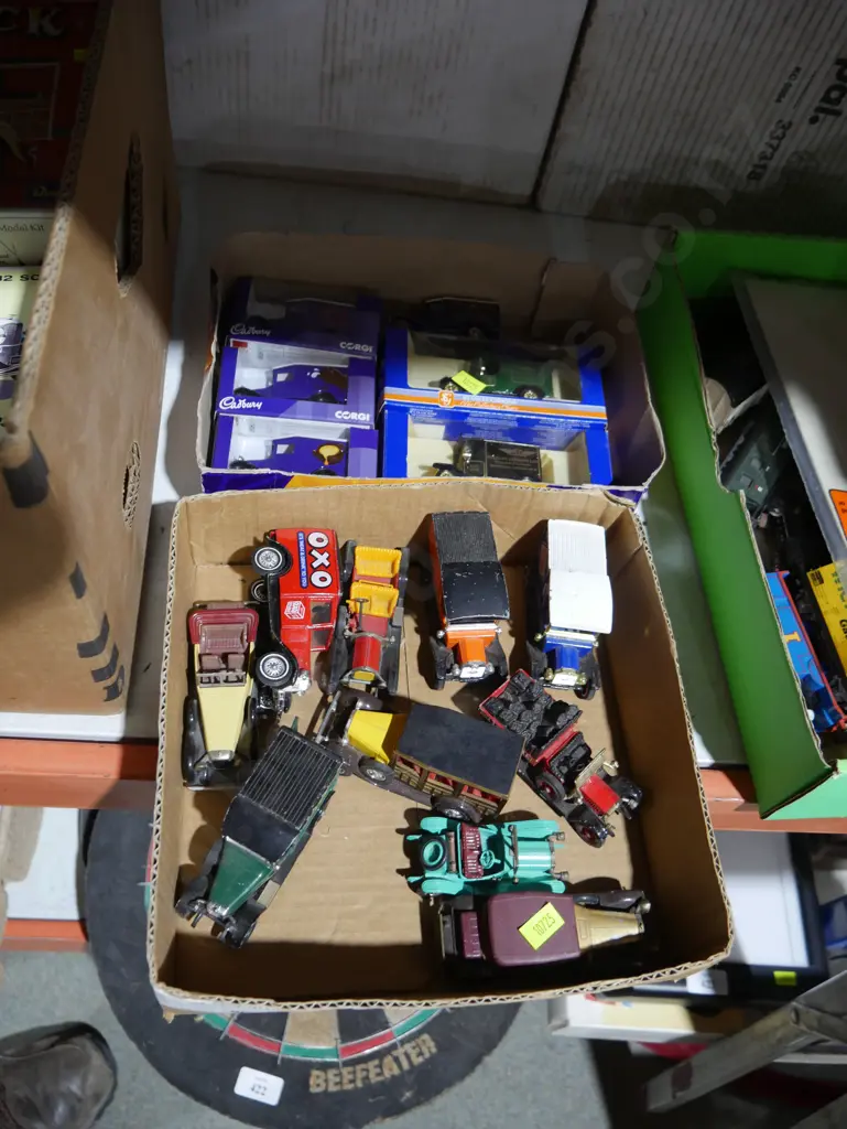 2 boxes toy model cars Image 1++