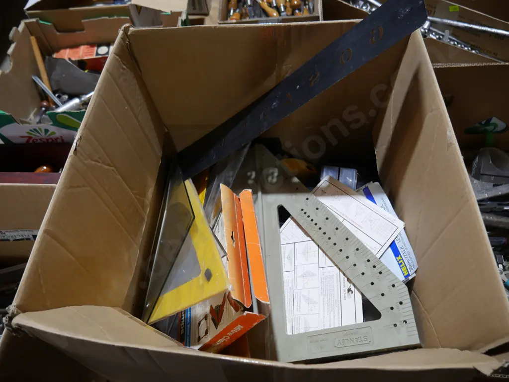 Tape measures, drawing tools etc Image 1++