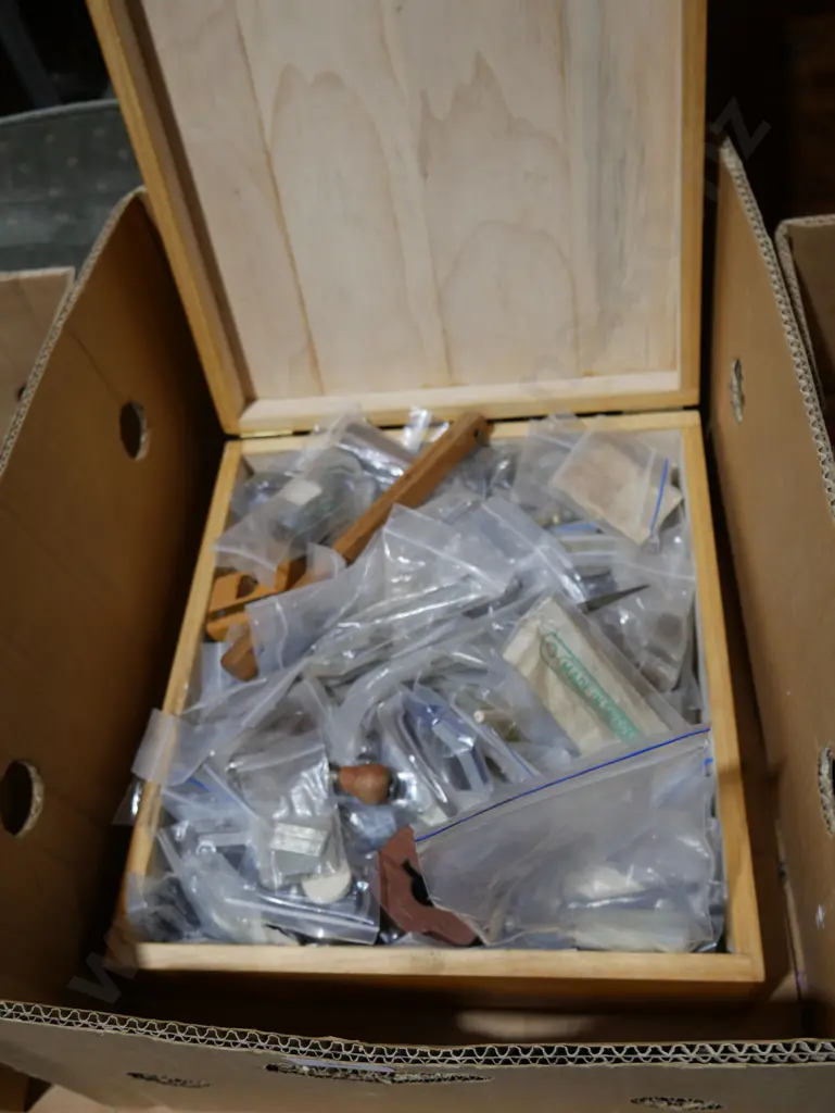 Lots of bagged tool sundries Image 1++