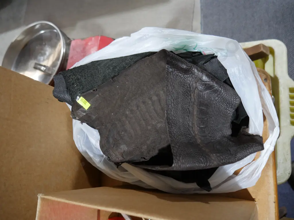 Leather scraps Image 1++