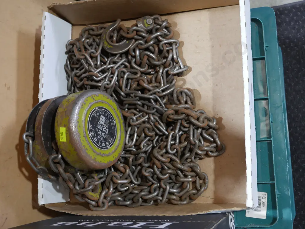 Block and chain Image 1++