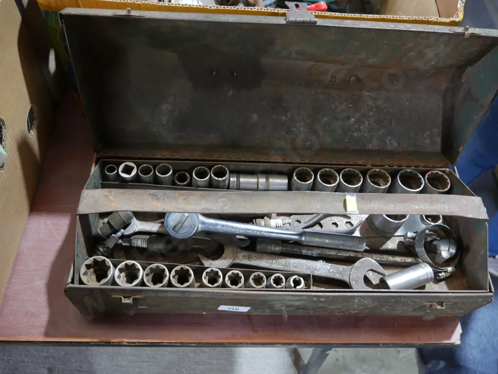 Toolbox and contents Image 1++