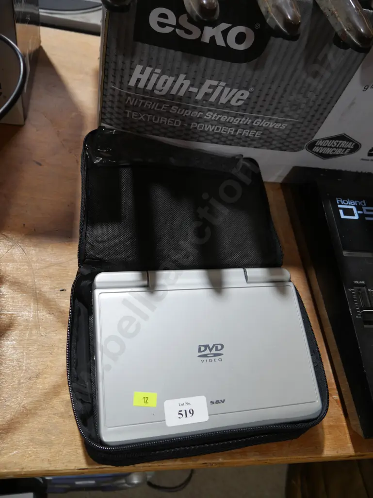 Portable DVD player Image 1++