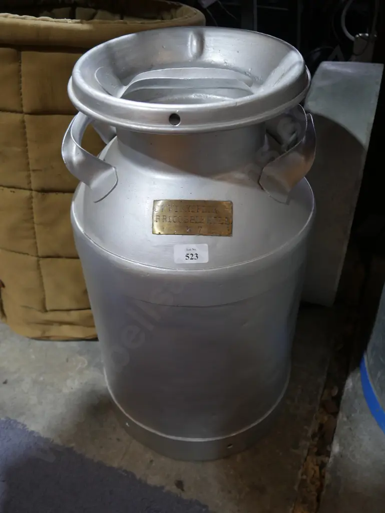 Milk can and cover Image 1++