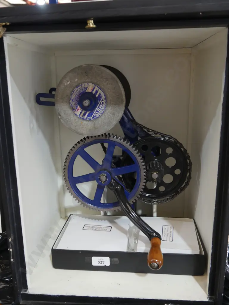 Hand grinder Image 1++