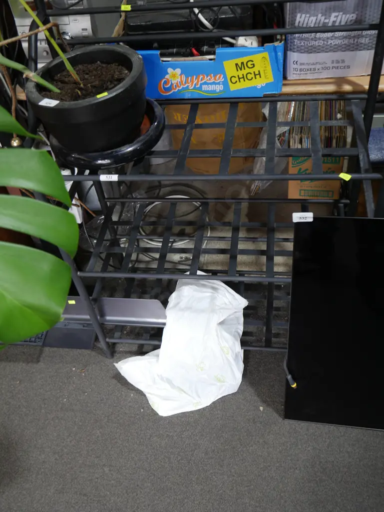 Wrought iron shelves Image 1++