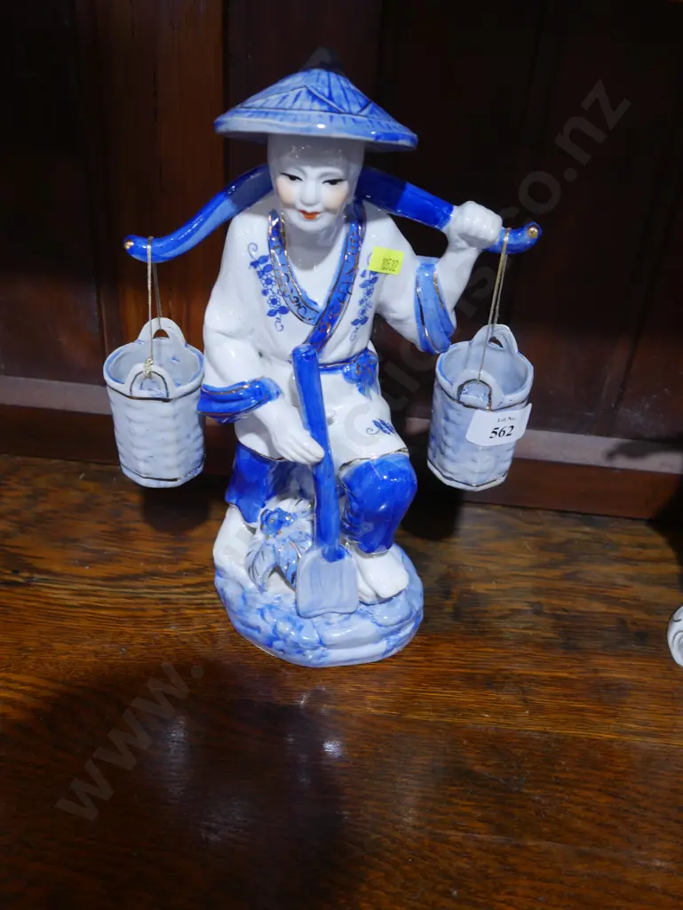 Oriental figurine Image 1++