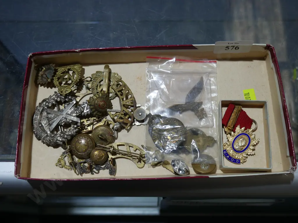 New Zealand medals buttons etc Image 1++