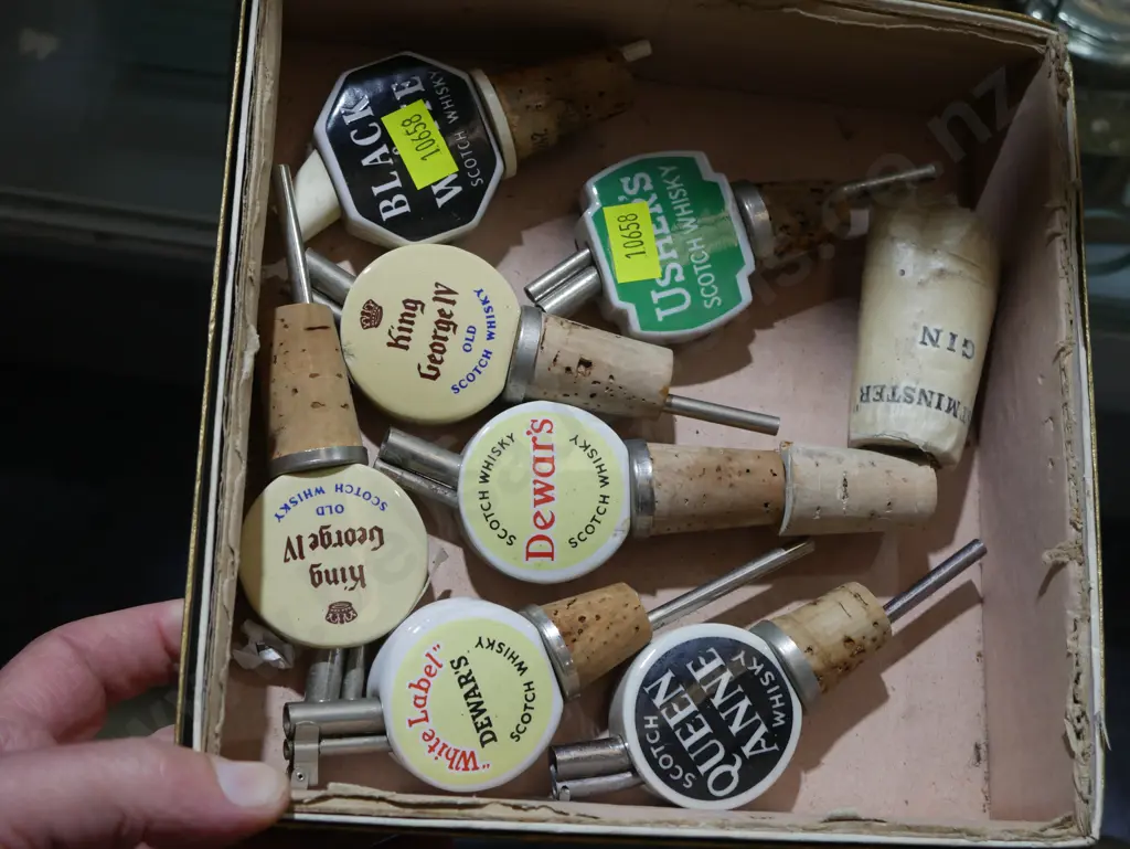 Whisky nip pourers Image 1++