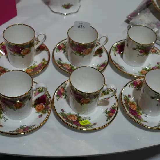 6 Royal Albert Old Country Roses cups and saucers