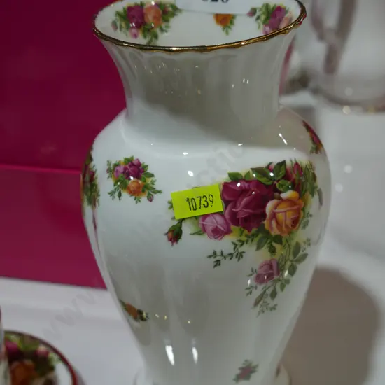 Royal Albert Old Country Roses vase