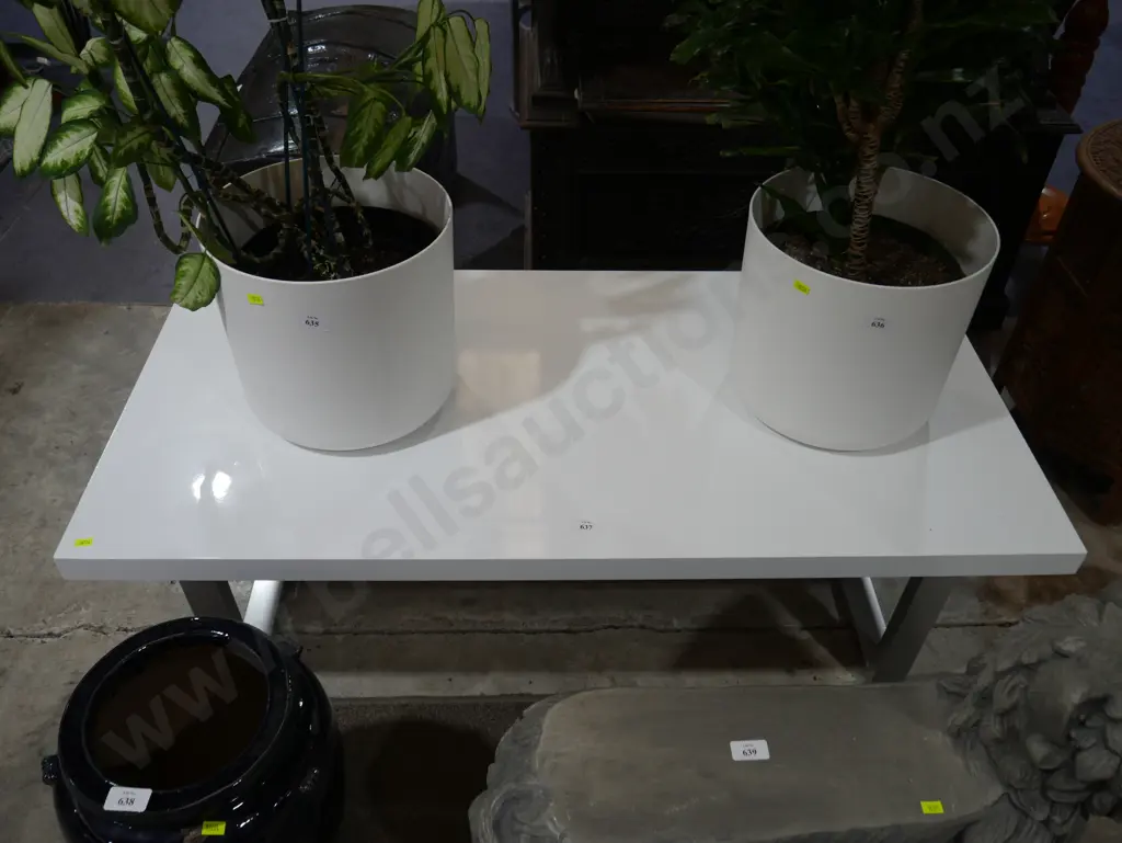 Coffee table Image 1++