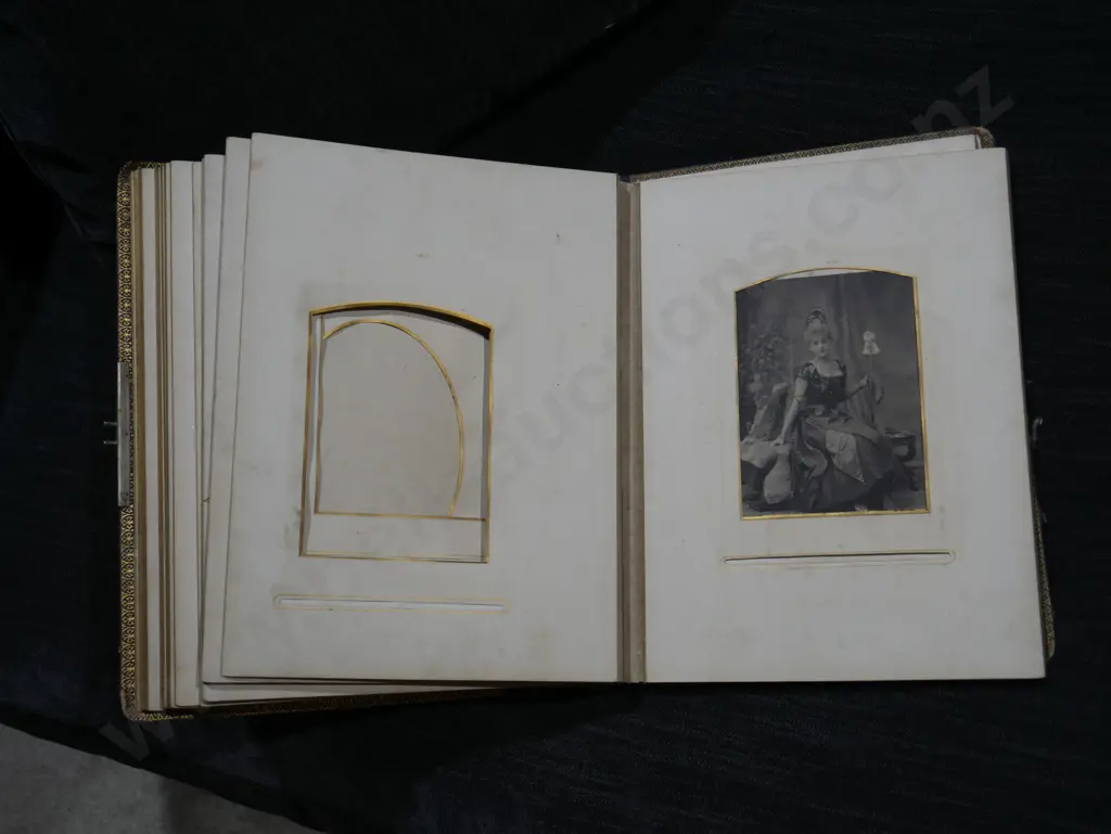 Flower of the forest book Image 1++