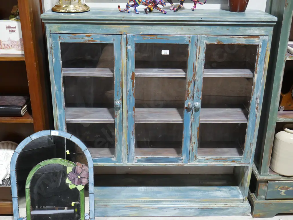 Display cabinet Image 1++