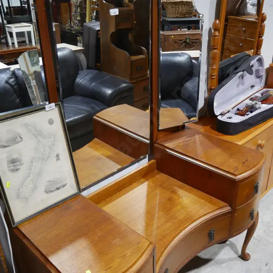 Oak mirror back Duchess