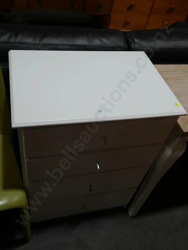 4 drawer chest Image 1++