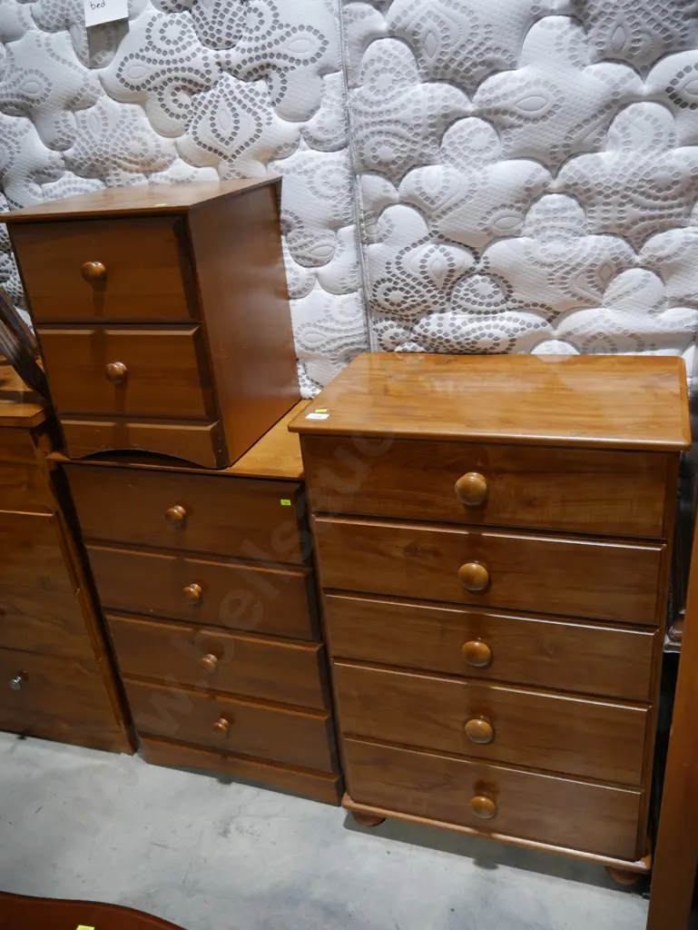 Three piece bedroom suite Image 1++