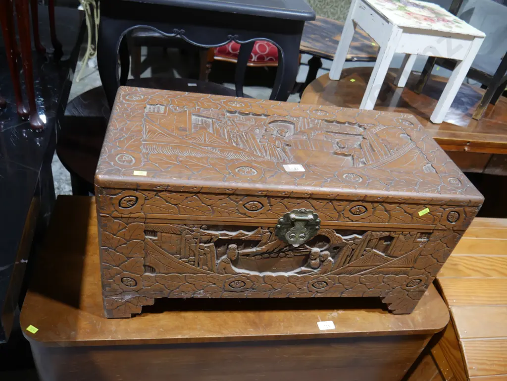 Camphor wood blanket box Image 1++