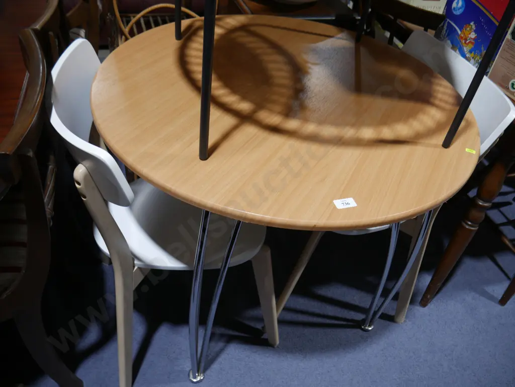 Round dining table and two chairs Image 1++