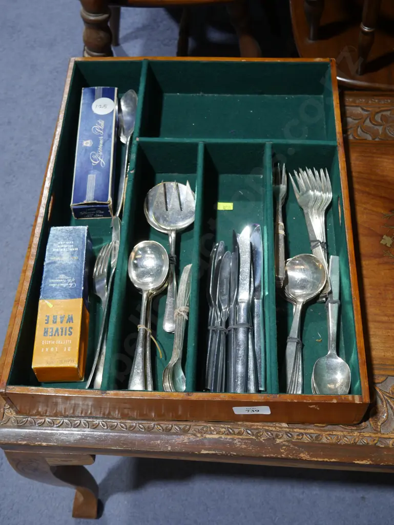 Cutlery and cutlery tray Image 1++
