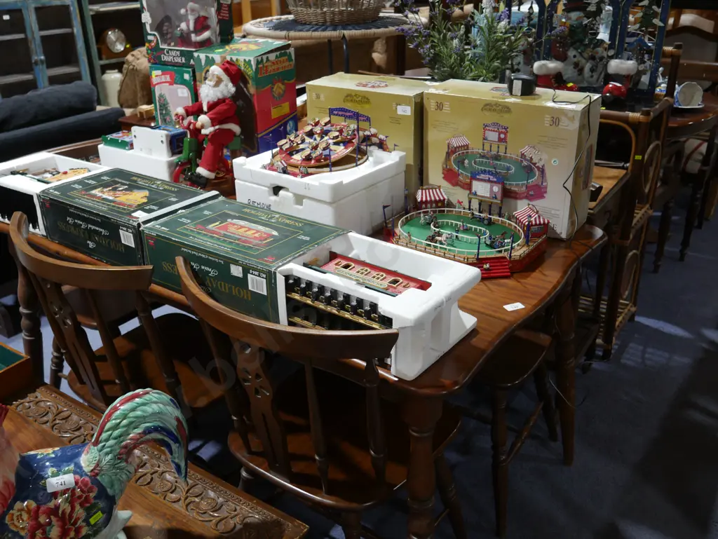 Dining table and 5 chairs Image 1++