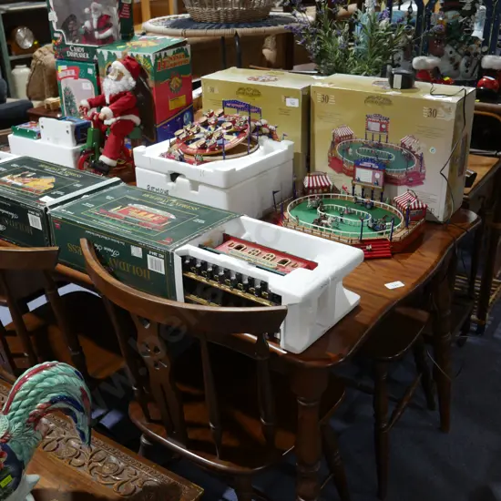 Dining table and 5 chairs