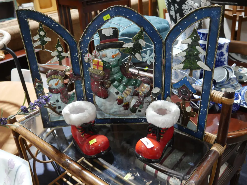 2 ornamental Santa boots Image 1++