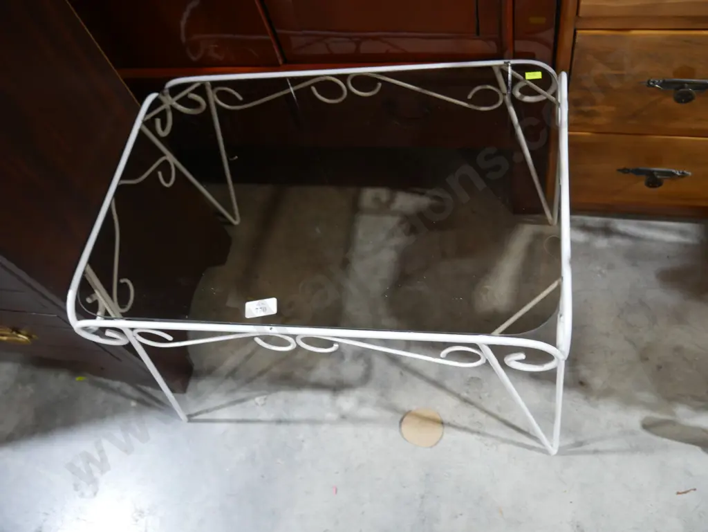 Glass top coffee table metal base Image 1++