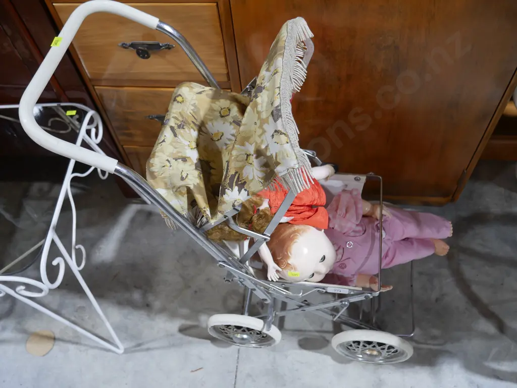 Doll pram and 2 dolls Image 1++