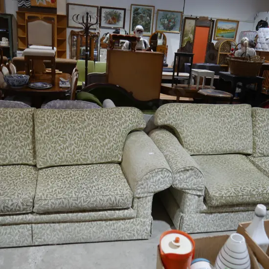 Two-piece lounge suite