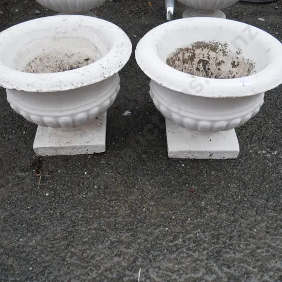 2 white plant pots