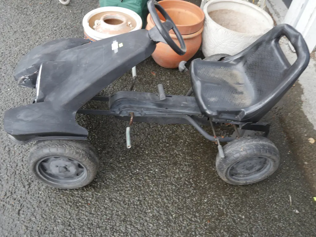 Child's pedal car Image 1++