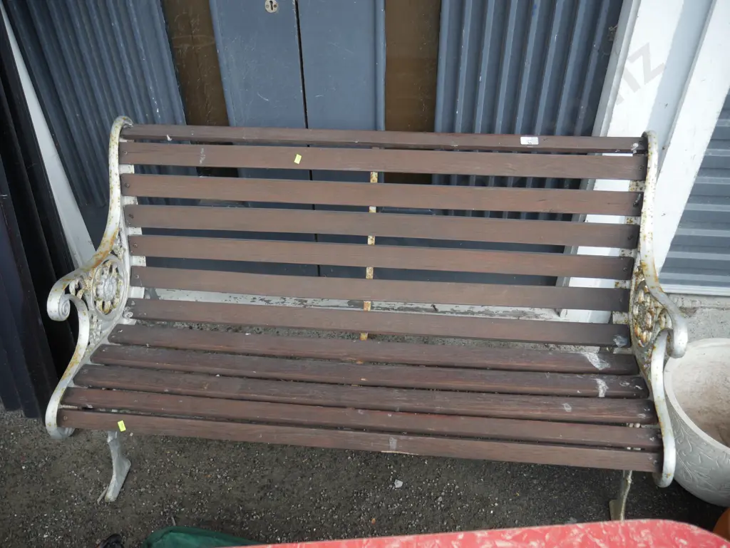 Outdoor bench seat Image 1++