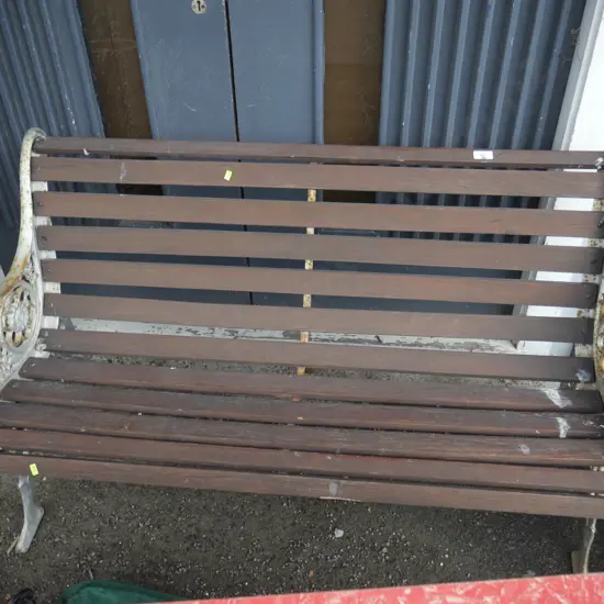 Outdoor bench seat