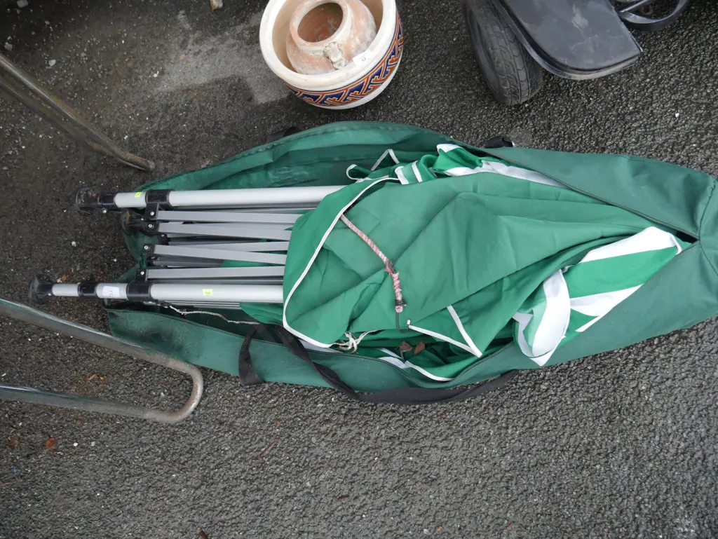 Gazebo ~ damaged Image 1++