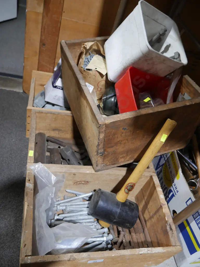 4 boxes coach screws etc Image 1++