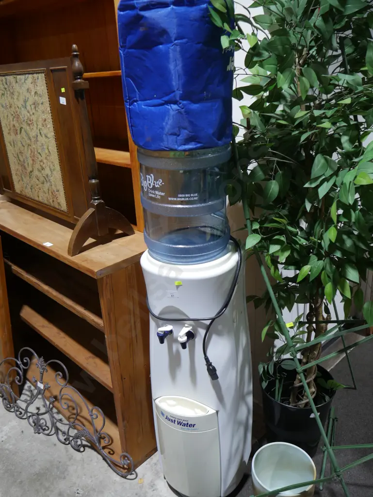 Water dispenser and 2 bottles Image 1++
