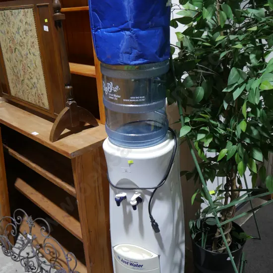 Water dispenser and 2 bottles