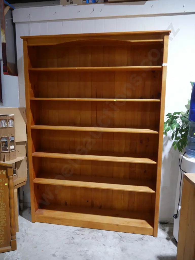 Large bookcase Image 1++