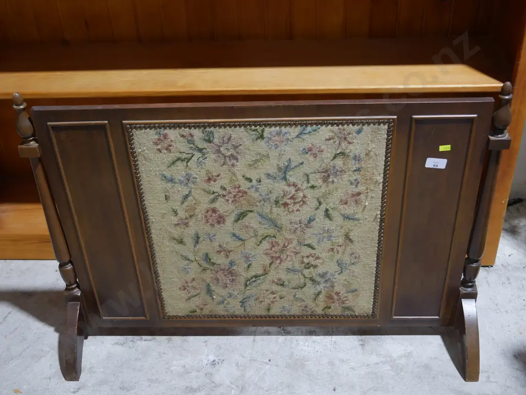 Tapestry fire screen Image 1++