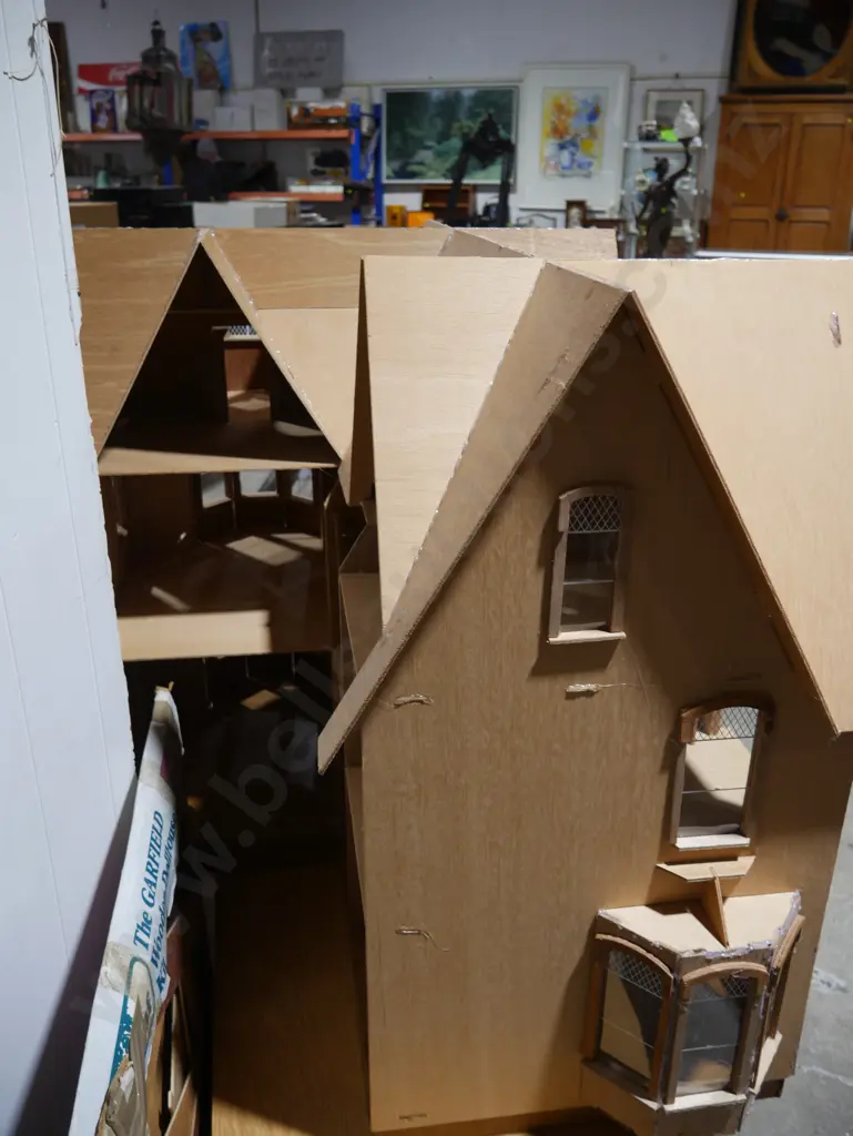 Wooden dollhouse and dollhouse pieces Image 1++