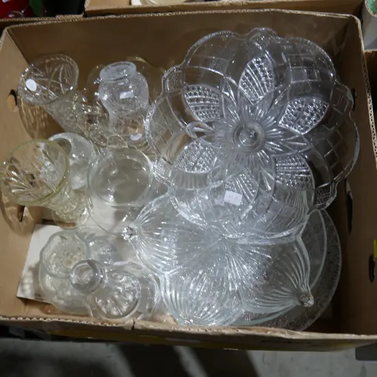Box of glassware