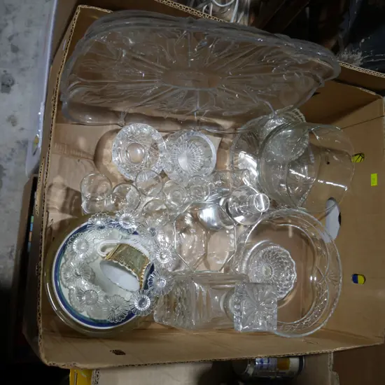 Box of glassware