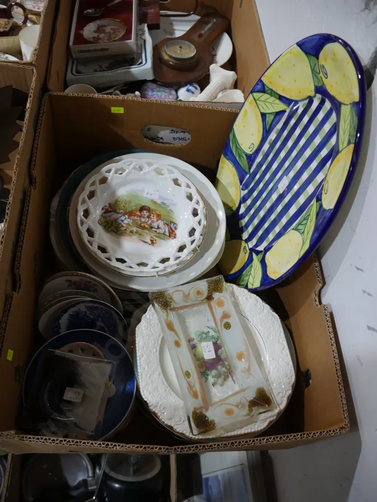 Box of china Image 1++