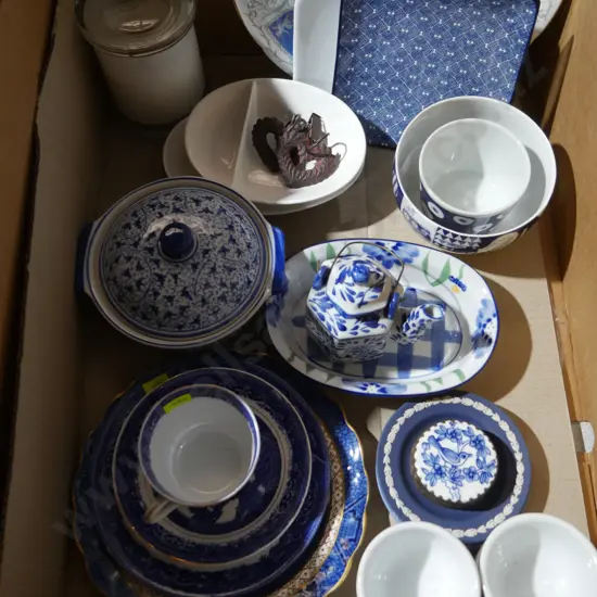 Assorted blue and white china etc