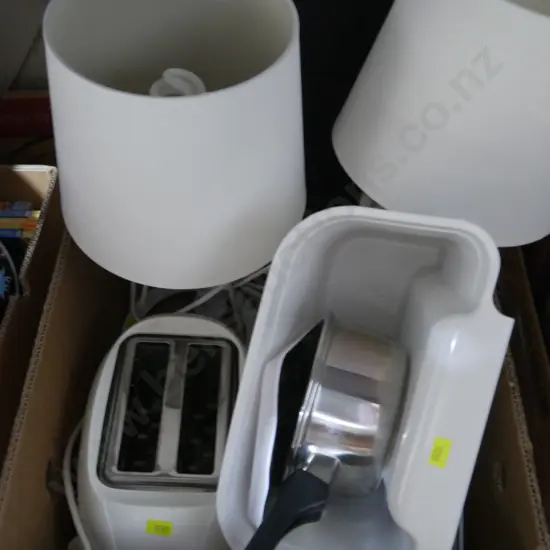 Kitchenware, lamps etc